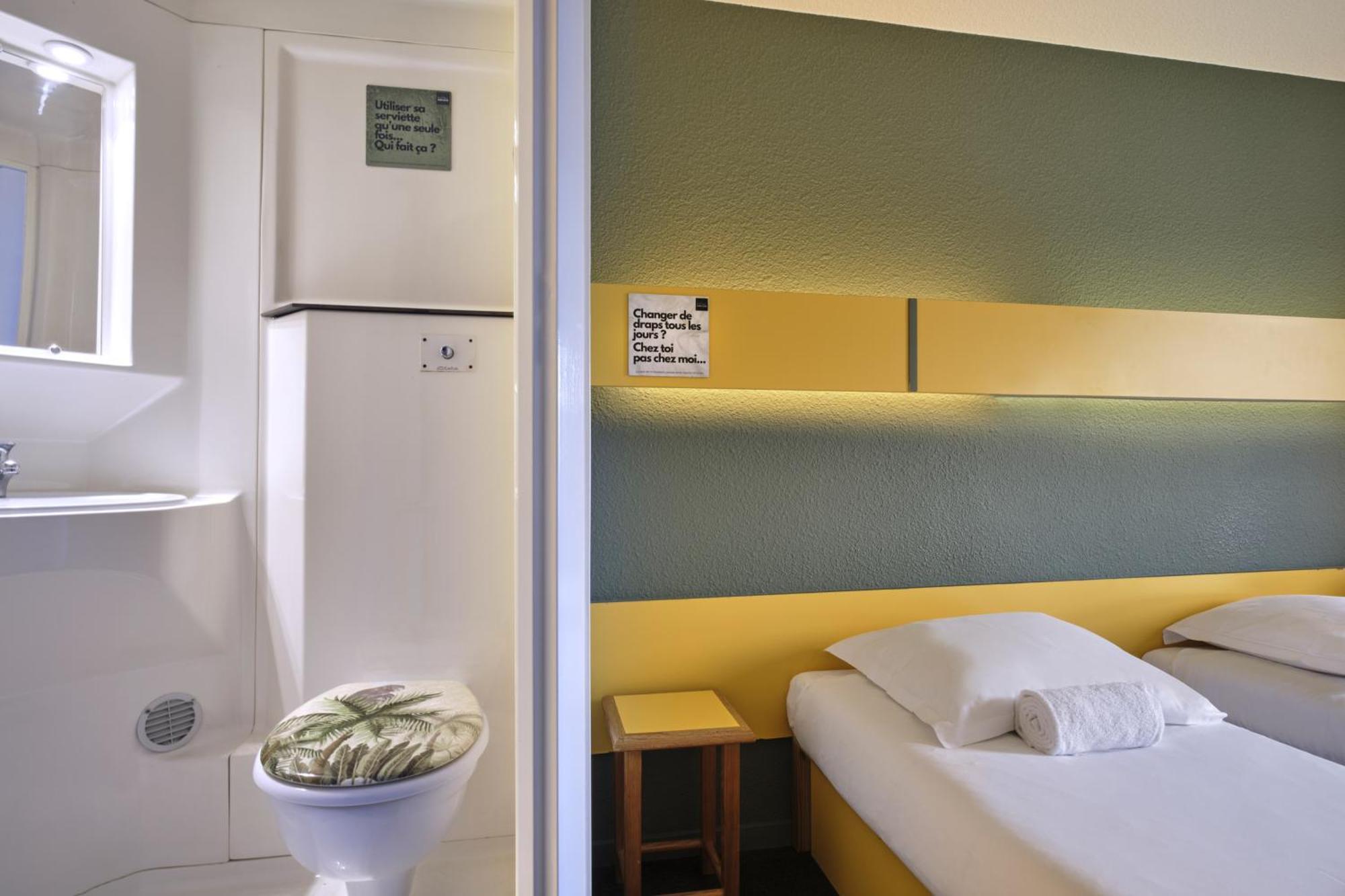 Moustache Lille - Hotel 2*