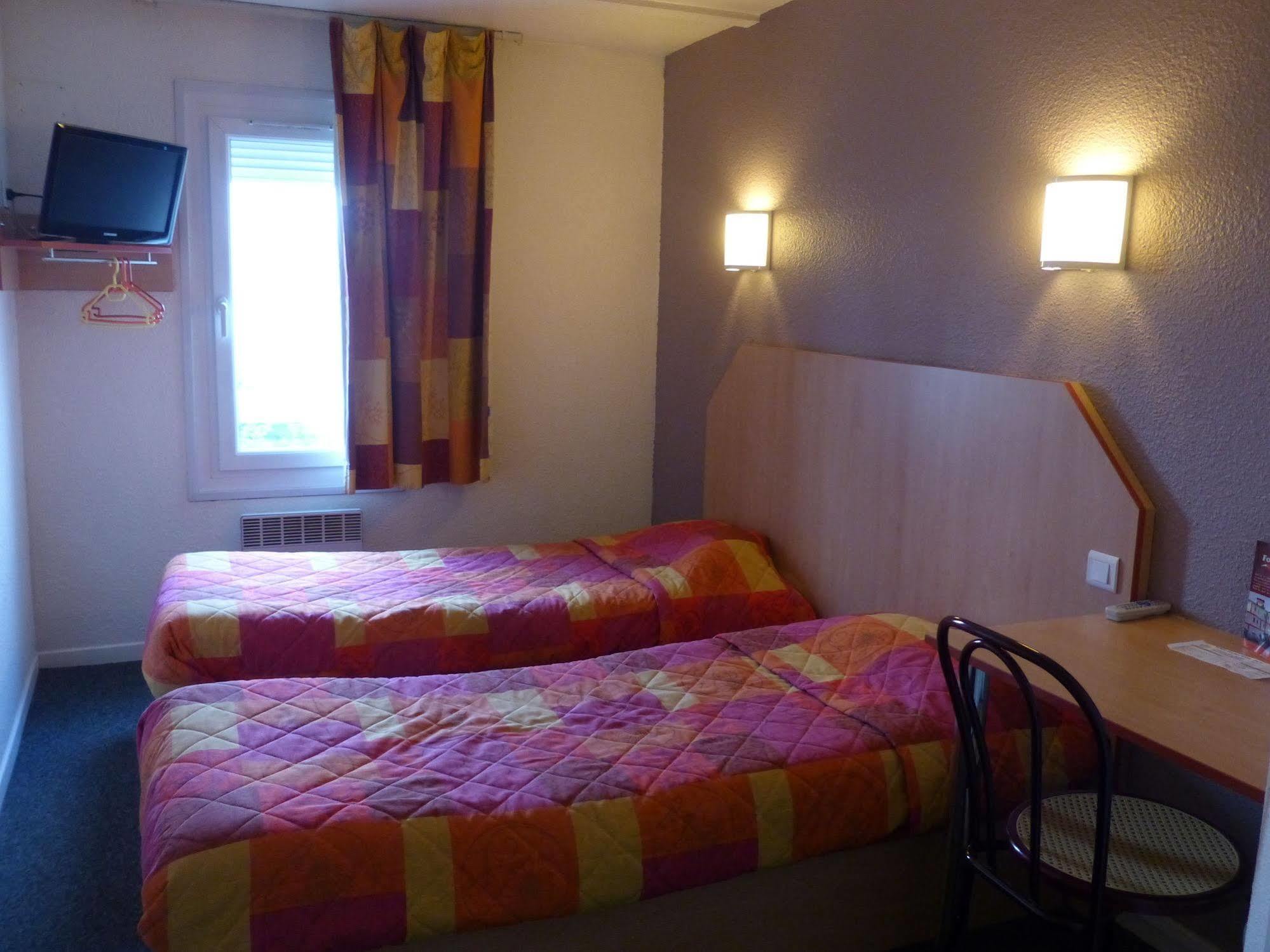 Moustache Lille - Hotel 2*